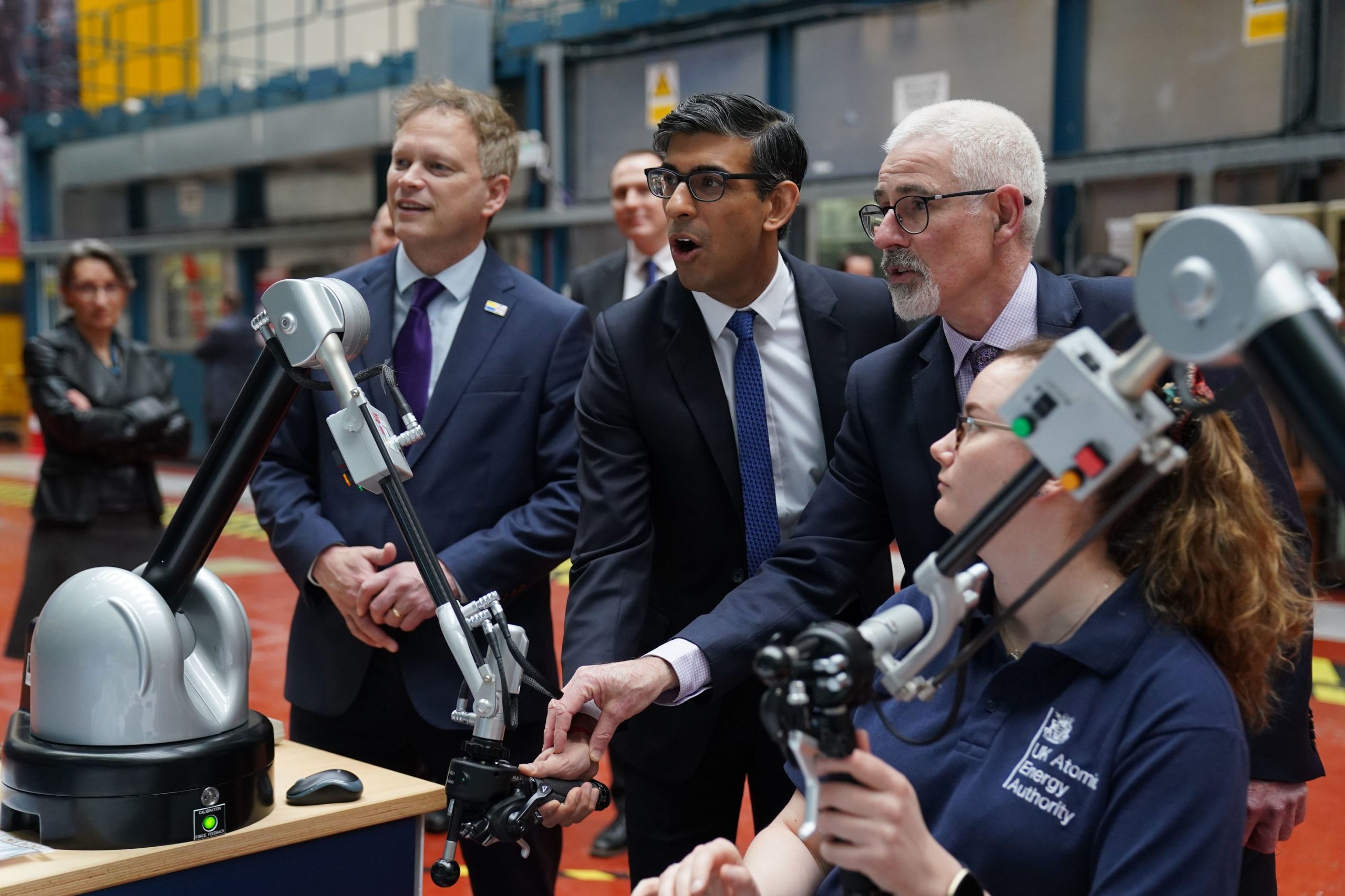 Grant Shapps and Rishi Sunak at the UK Atomic Energy Authority